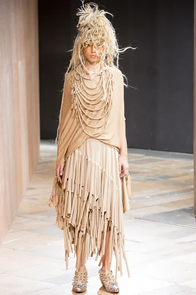Look 5